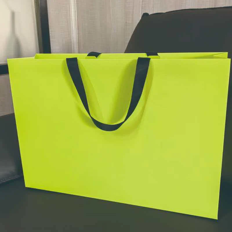 Qu'est-ce qu'un sac enveloppe en papier kraft et comment peut-il améliorer l'emballage du produit ?